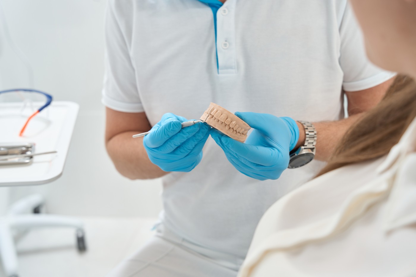 implant dentar București